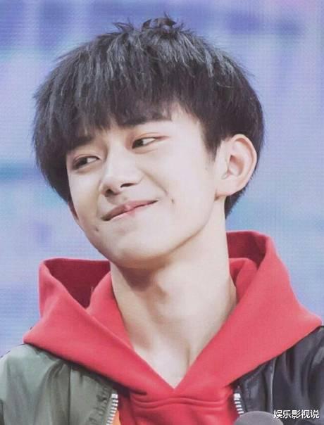 宋威龙|易烊千玺已成少年总裁，宋威龙却既无少年感也无男人味，这差异！