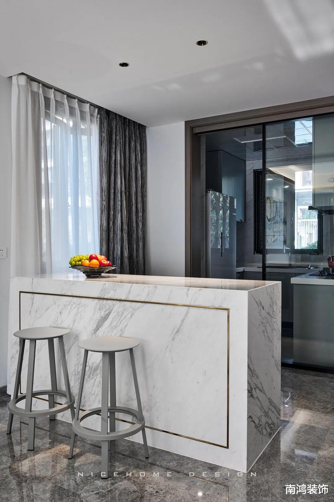 143㎡现代风排屋,灰色外壳下的精致与舒适