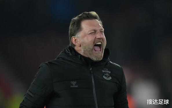 诺维奇|2-0！中国老板退出后，英超黑马大爆发：7轮4胜，面对3大豪门不败