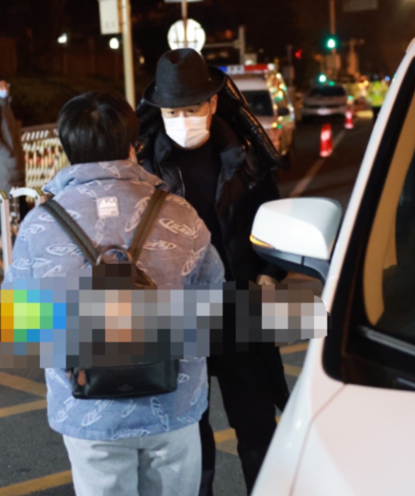 央视春晚|央视春晚首次大联排！刘欢满头白发，刘涛提万元包，陈坤穿拖鞋