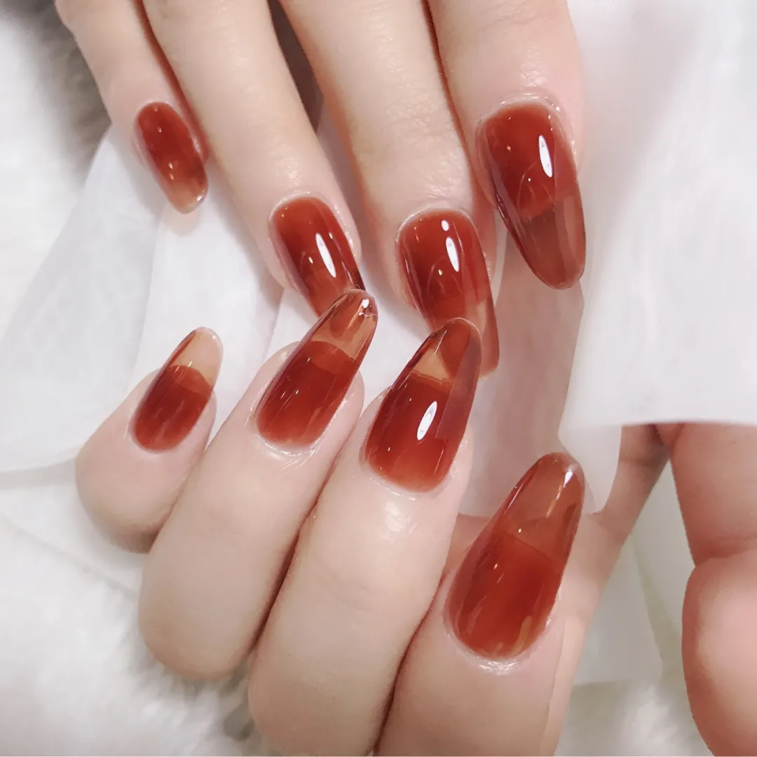 李冰冰 适合黄黑肤色姐妹的显白新年款美甲~