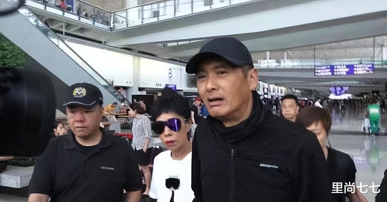 郭晶晶 周润发的二婚老婆真会扮嫩啊，但锅盖刘海略显浮夸，小身板太单薄