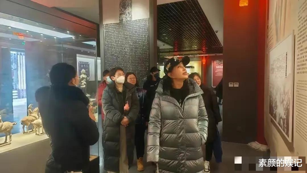刘晓庆|刘晓庆再访陕西乾陵,像30多岁状态很好,一生像武则天一样精彩