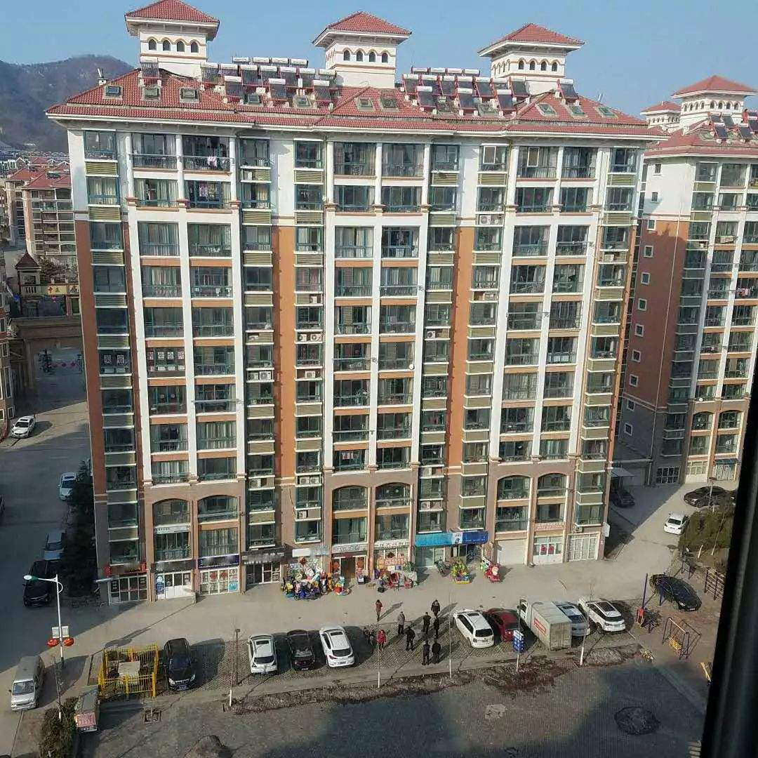 违章建筑|买房先看楼顶,没有凸出小房子坚决不买!问了物业大叔才明白!
