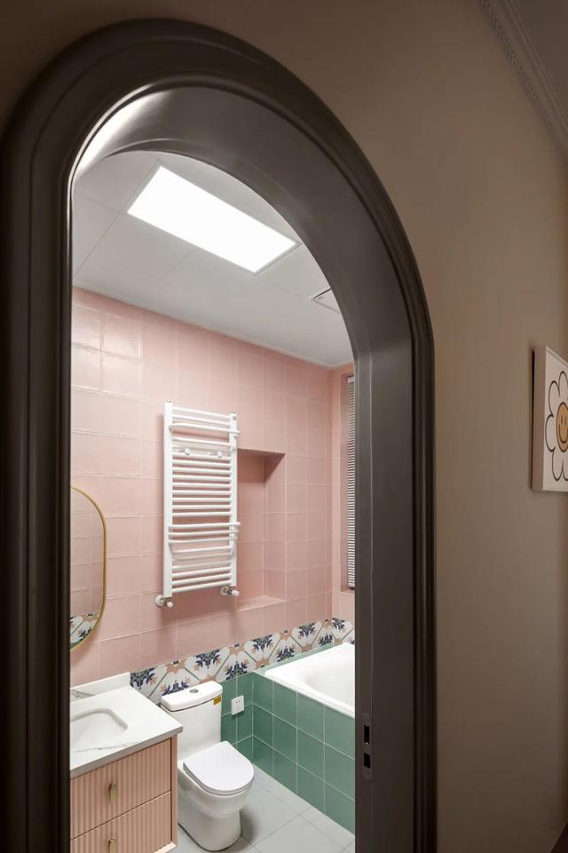 437㎡现代轻奢，玻璃屋顶引入自然光，定制儿童房很有童趣感