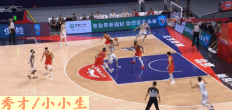 中国男篮|尴尬！苏群大喊一声：漂亮，翟晓川空篮不进隔离“打脸”