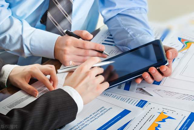 东港|逆向思维：逆反人性，你就能在职场工作中快速晋升