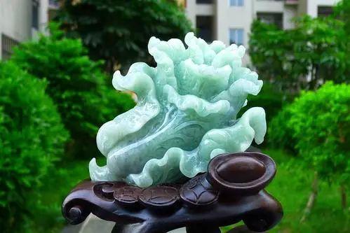翡翠|翡翠摆件的魅力和寓意是什么？看完你就明白了！
