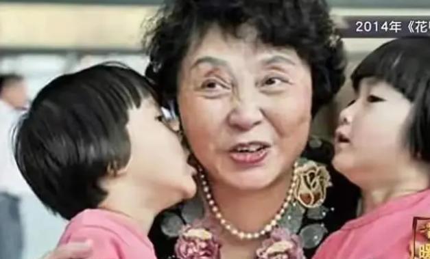 72岁盛海琳回应丈夫离世,面色惨白透露死因,双胞胎幼女哭成泪人