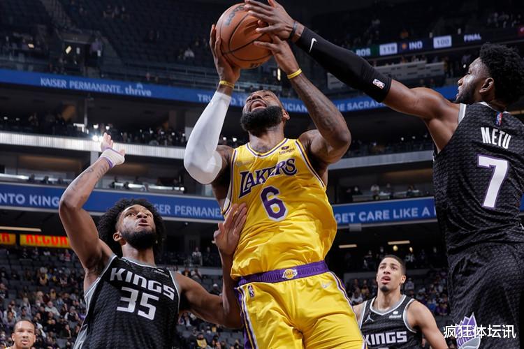 威斯布魯克|14次出手僅得8分！賽后威少破口大罵，詹姆斯談到他也倍感無(wú)奈