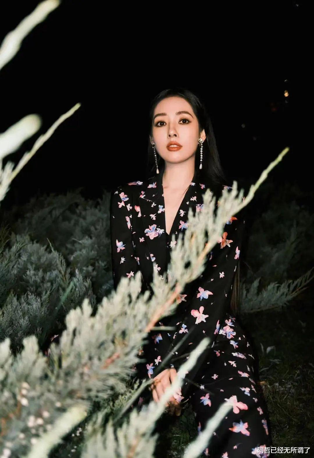 向太|刚生完二胎的郭碧婷，撞脸婆婆向太？