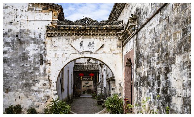 浙江省|浙江千年古村,祖源河南信阳,游客常误认为徽派村落