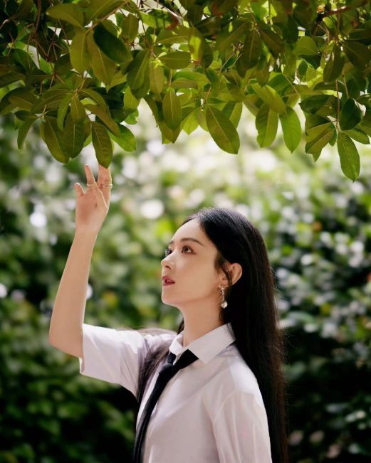 肖战|内娱男星流量榜出炉,肖战第一当之无愧,檀健次成新晋小生