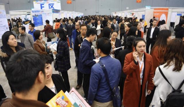 杂志|2大行业面临“用工荒”，月薪过万没人干，大学生的回答很现实