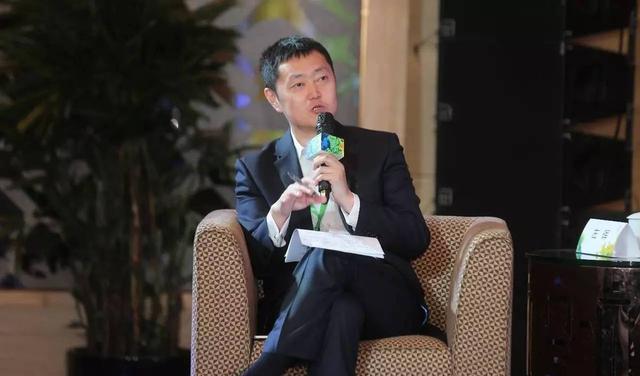 左晖|链家老总左晖：21年赚2200亿，50岁因病离世后，千亿财产蒸发760亿