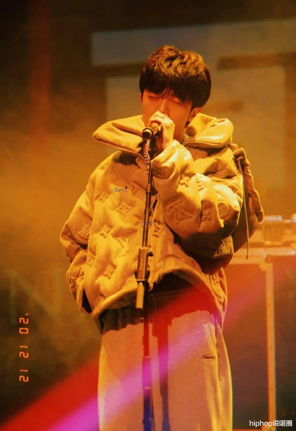 写真|姜云升惨遭圈内Rapper怒喷!700门票是说唱圈的耻辱?