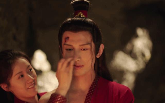 王源|任嘉伦终成“欢瑞一哥”，她刚签约就成“一姐”，成毅张予曦紧随其后