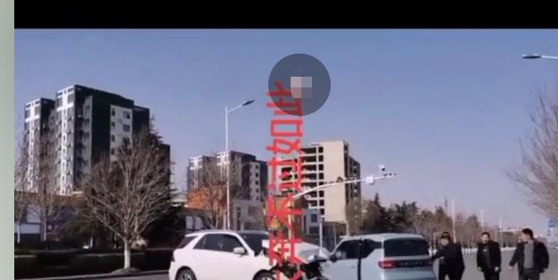 奔驰撞上五菱宏光mini,车损差距太大,厂家看了都无地自容