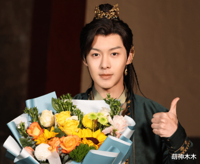 许魏洲|许魏洲结婚众星祝贺,跟圈外妻子已交往四年,曾羡慕任嘉伦有担当