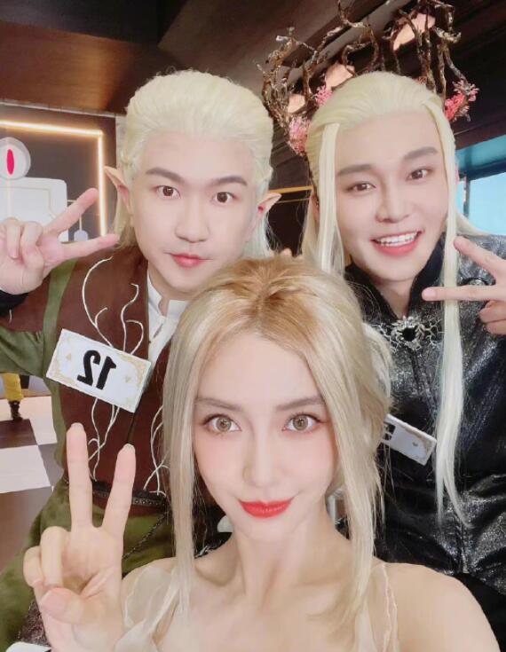 萌探2|baby《萌探2》cos精灵女王美炸了！金发长裙不输原作，五官好精致