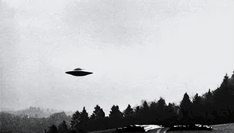 宇宙中有没有外星人？如果有-他们的样子更像ET还是更像阿凡达