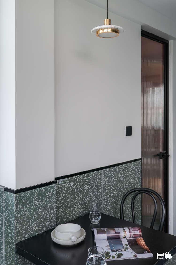 一居室新婚之家,还有顶天露台赏景,家里还给猫咪建了跑道