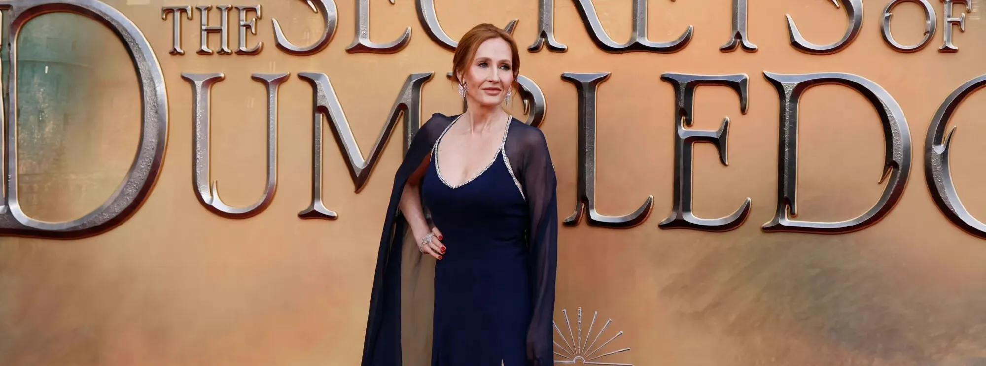 J.K.罗琳|赫敏滤镜碎了!艾玛称不再跟J.K.罗琳合作,网友:没有罗琳,艾玛你算哪位