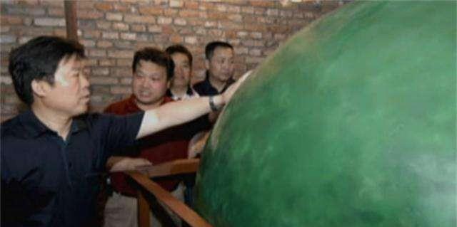 19年前，陕西男子赵社良刨出6吨重夜明珠，估值22亿，今却变路灯