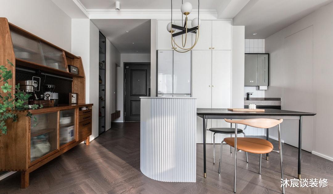 她家房子虽小但装得很好,功能足收纳多,不愧是小户型的装修样板