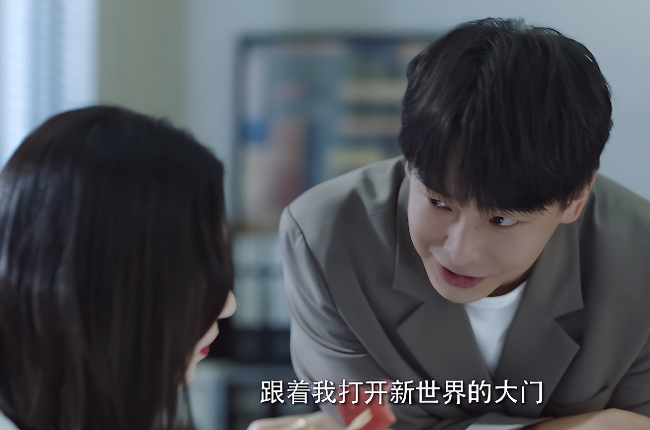 刘敏涛|不笑场吗？46岁刘敏涛新剧演女儿，喊大11岁女演员“妈妈”