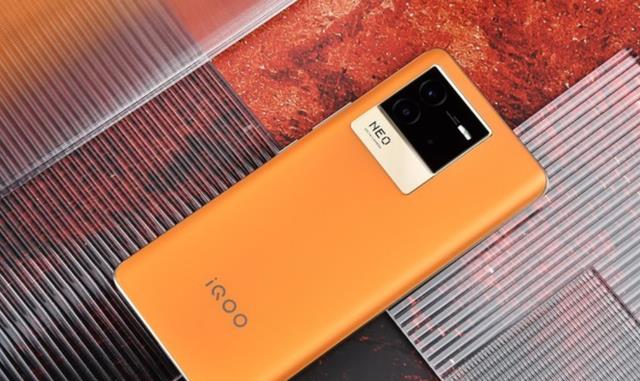 摩托罗拉|价格下探近千元：这3款才是同价位中你的购机最佳选择！