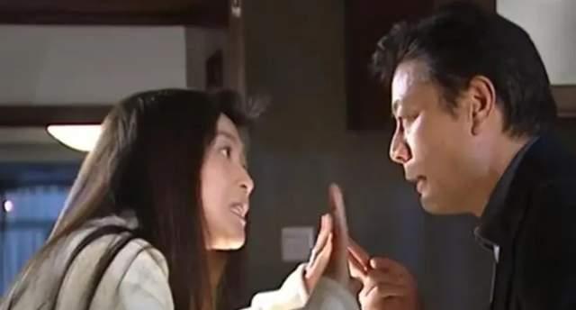 1993年,“最美死刑犯”任雪穿着露脐装上路,被枪决前突然张开嘴