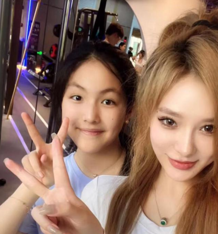 王诗龄|王诗龄宿舍内景曝光,安妮公主曾住过的房间,这是几代人的努力啊