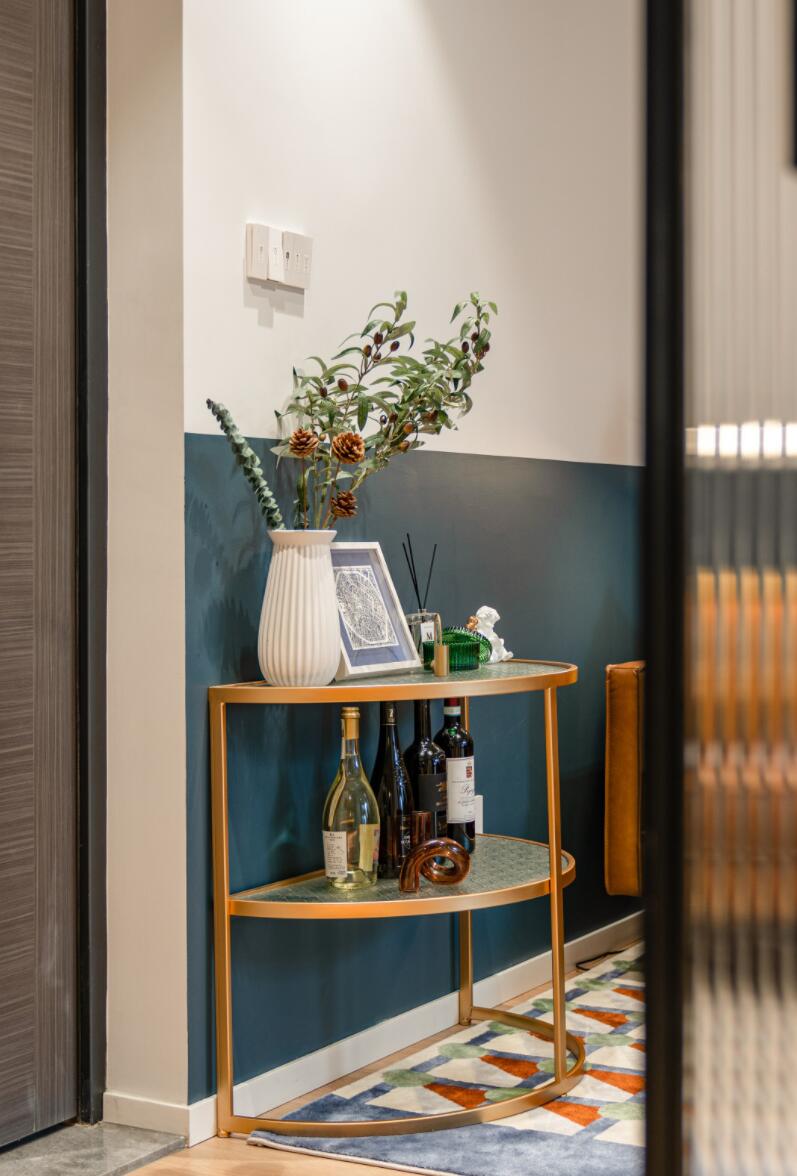 深漂8年的她,买下50㎡小家,改造后温暖实用,让所有人羡慕