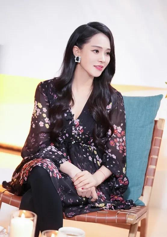 伊能静|伊能静自曝:斥资1000万买了2层小楼,一二楼住人,楼顶种花养狗