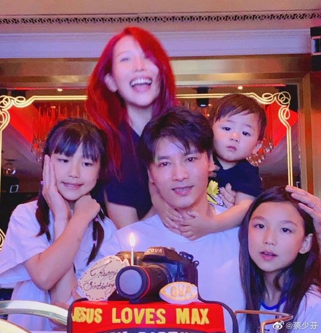 蔡少芬|港媒爆蔡少芬手持9个物业,市值近两亿,被指为三个儿女学业铺路