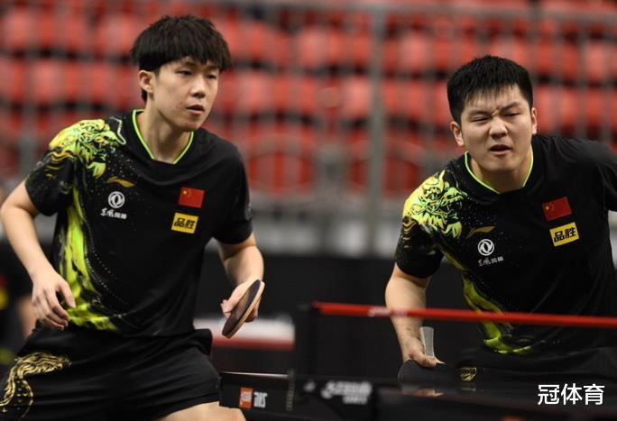 樊振东|恭喜！大满贯诞生首位双冠王，国乒小将男双登顶，成历史第一人