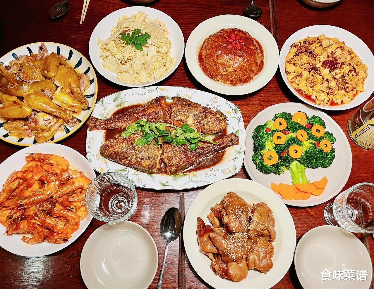 年夜饭上，不能全是大鱼大肉！把这4道炒青菜端上桌，开胃又解腻