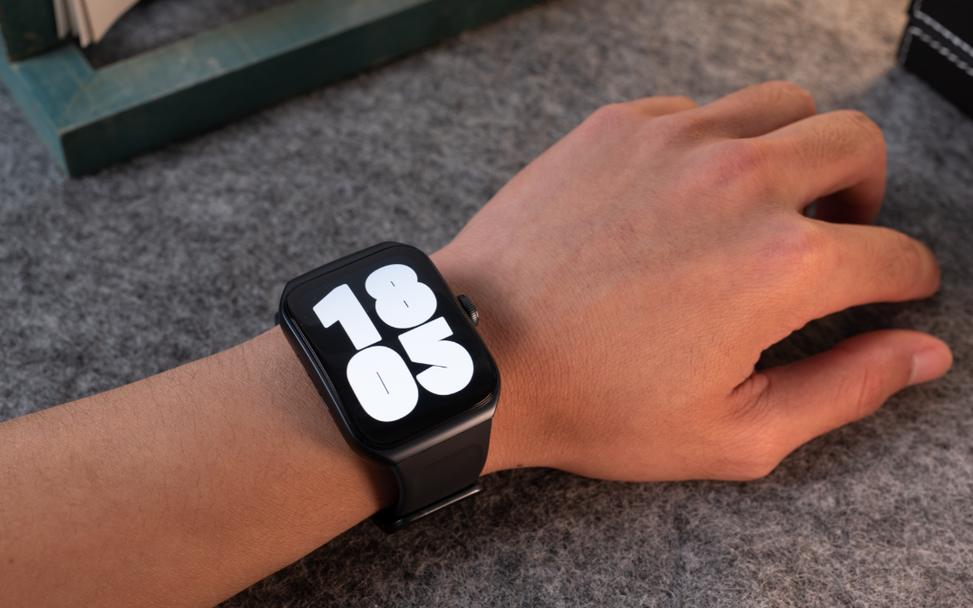 c语言|看完苹果和安卓旗舰智能手表的对比，你就知道2022年该怎么选了？