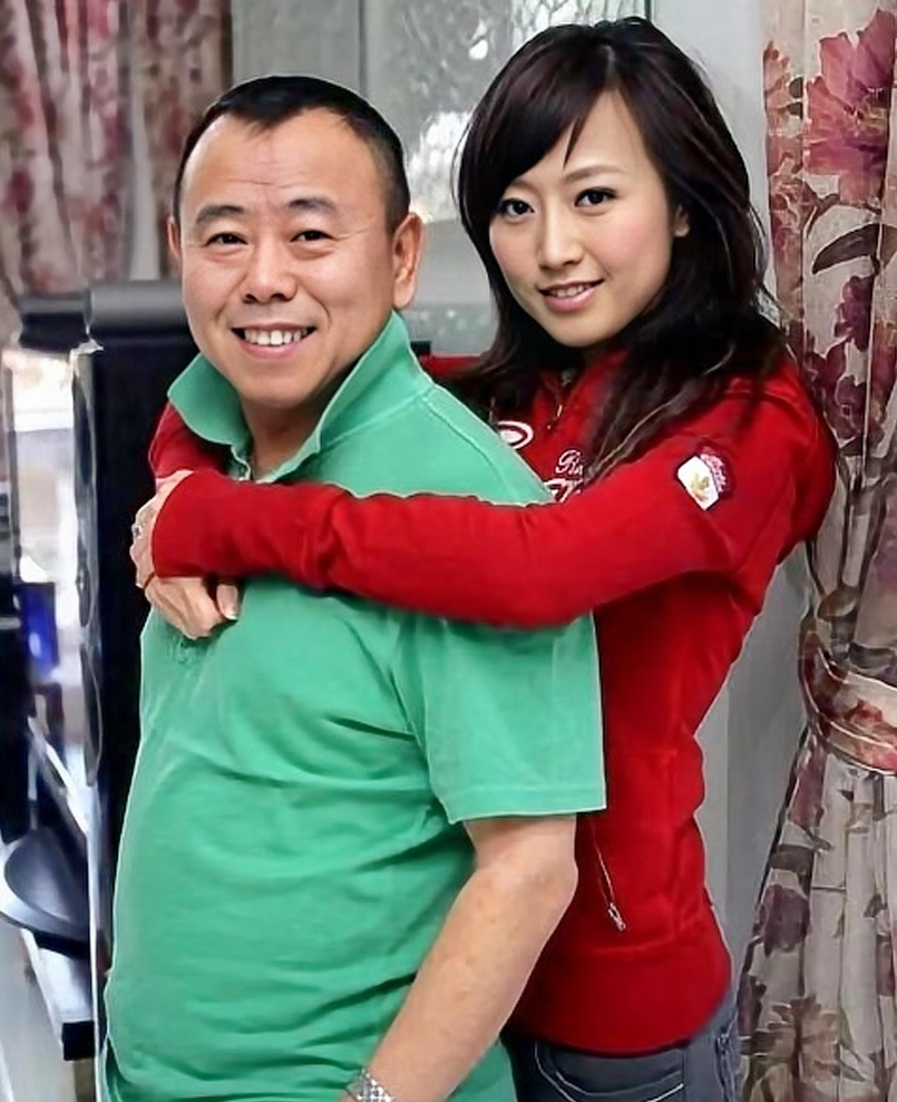 潘阳|潘长江晚节不保,他那嫁给10亿富豪的女儿潘阳,现在过得如何?