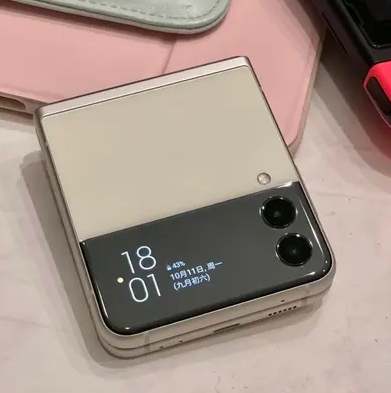 华为|折叠屏领域,三星和华为怎么选?哪个更值得入手?