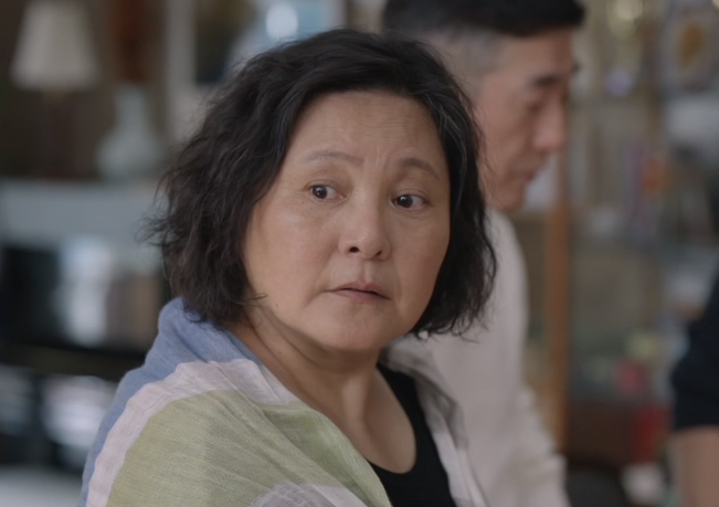 电影|心居:800块一条的丝巾看清婆婆真面目,富家女葛玥比晓琴更可悲