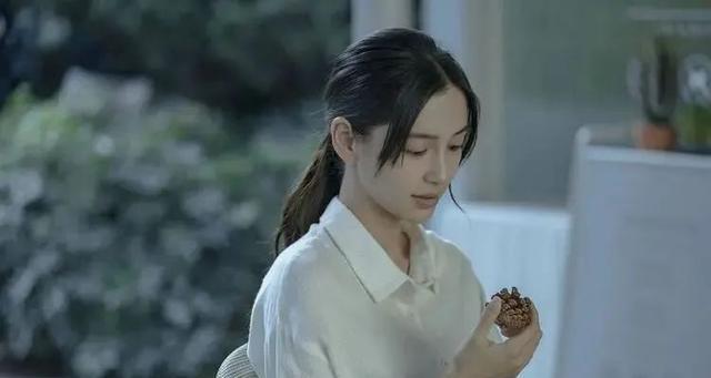 黄晓明|黄晓明再成舆论焦点！不只因为新恋情传闻，还有与杨颖的陈年旧事