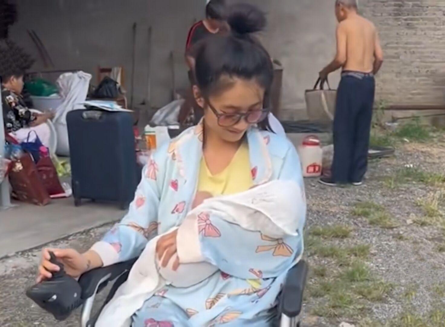 女子辛苦赚钱养家,产后只因产子不是男孩,确实被冷漠无情对待
