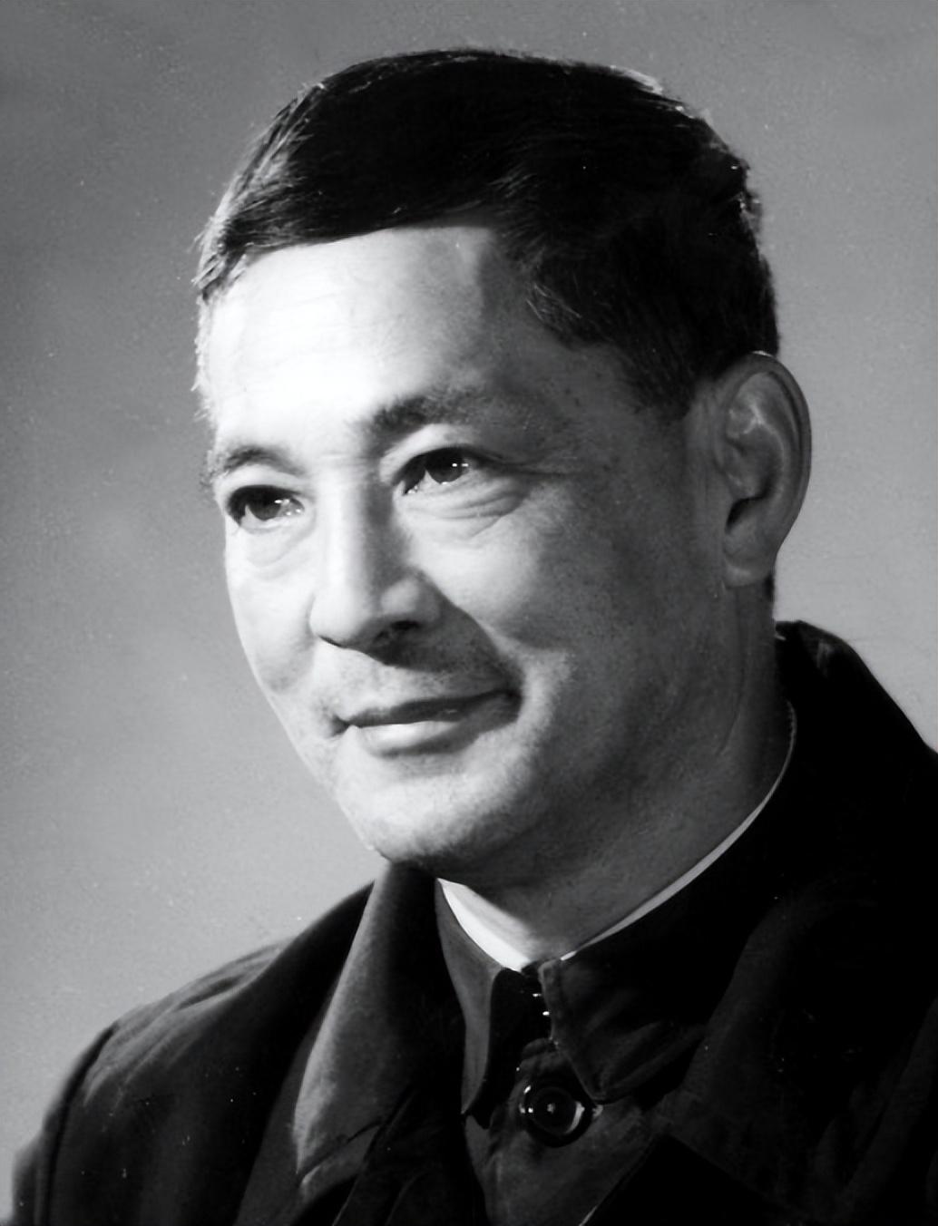 陈凯歌|住四合院,花17亿建城,持25家公司,深扒陈凯歌夫妇资产