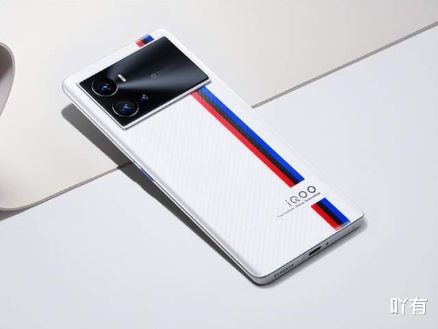 旗舰机|骁龙8旗舰机降价，120W续航搭配三星E5级别屏幕，只要3499