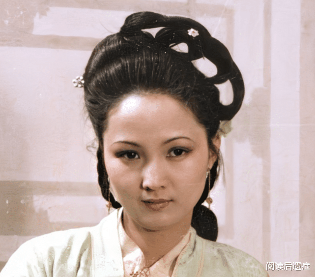 |《红楼梦》:这位削尖脑袋花钱找工作,却巴结错了人?