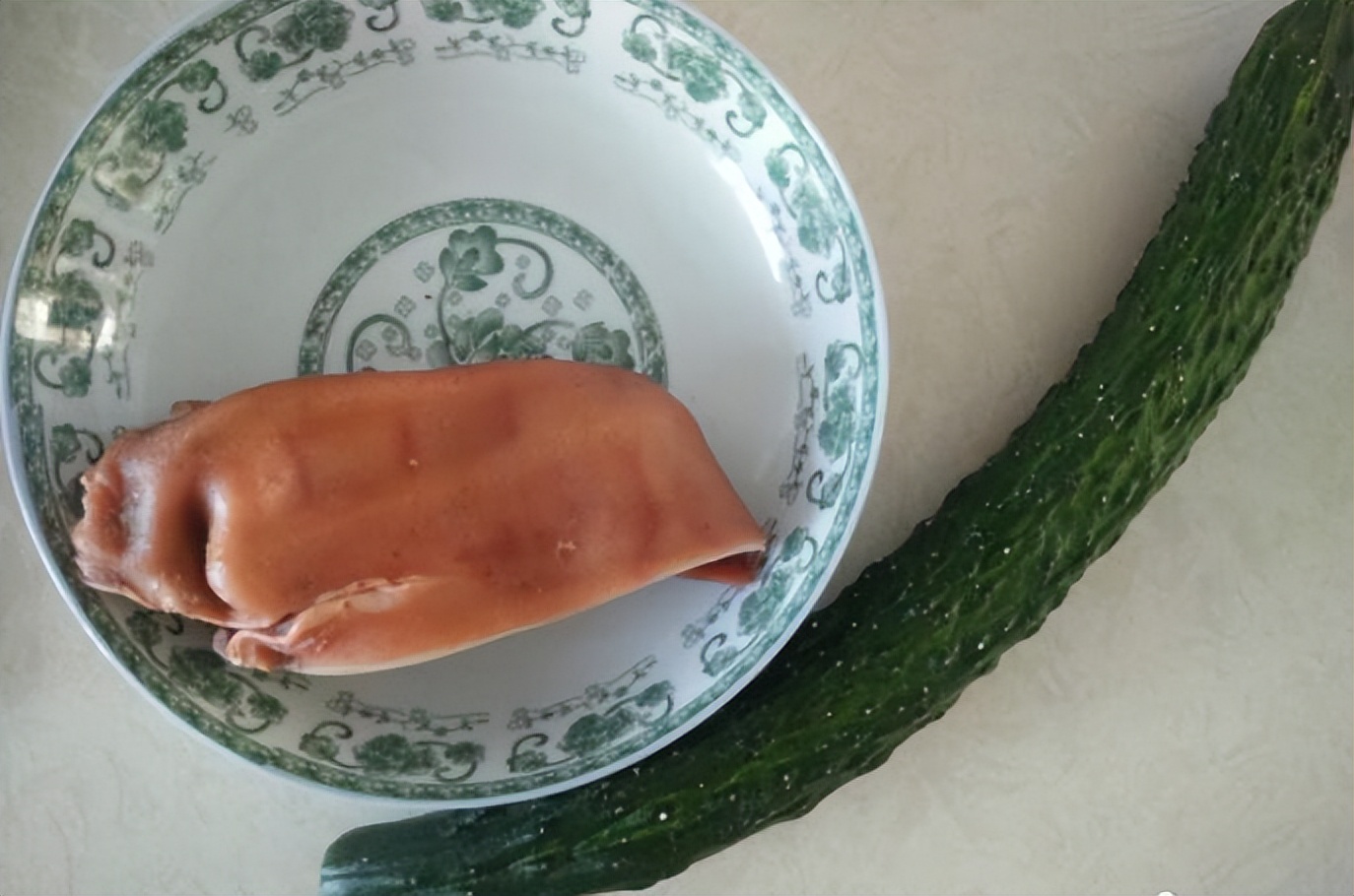 “毒七月”天气湿热消耗大，多吃2白2绿，解暑祛湿，补充体力