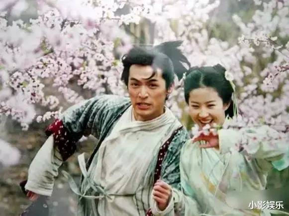 刘亦菲|他俩不会是合约情侣吧？