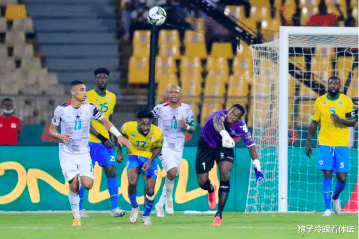 加納|88分鐘絕平！拒還球權(quán)還偷襲進(jìn)球 非洲杯釀多人揮拳混戰(zhàn)+紅牌